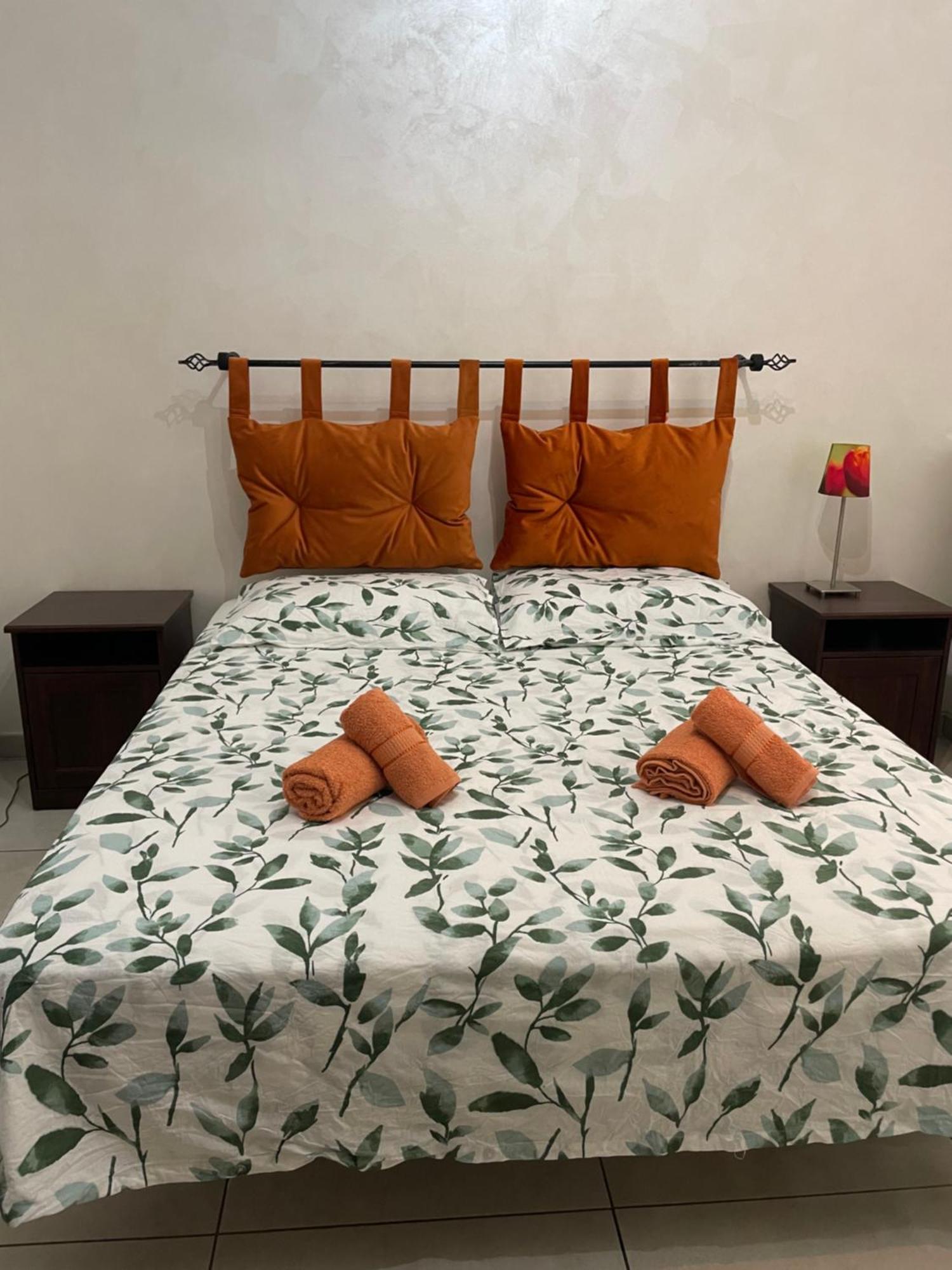 Home With Parking Near The Airport And Beach Fiumicino Ngoại thất bức ảnh
